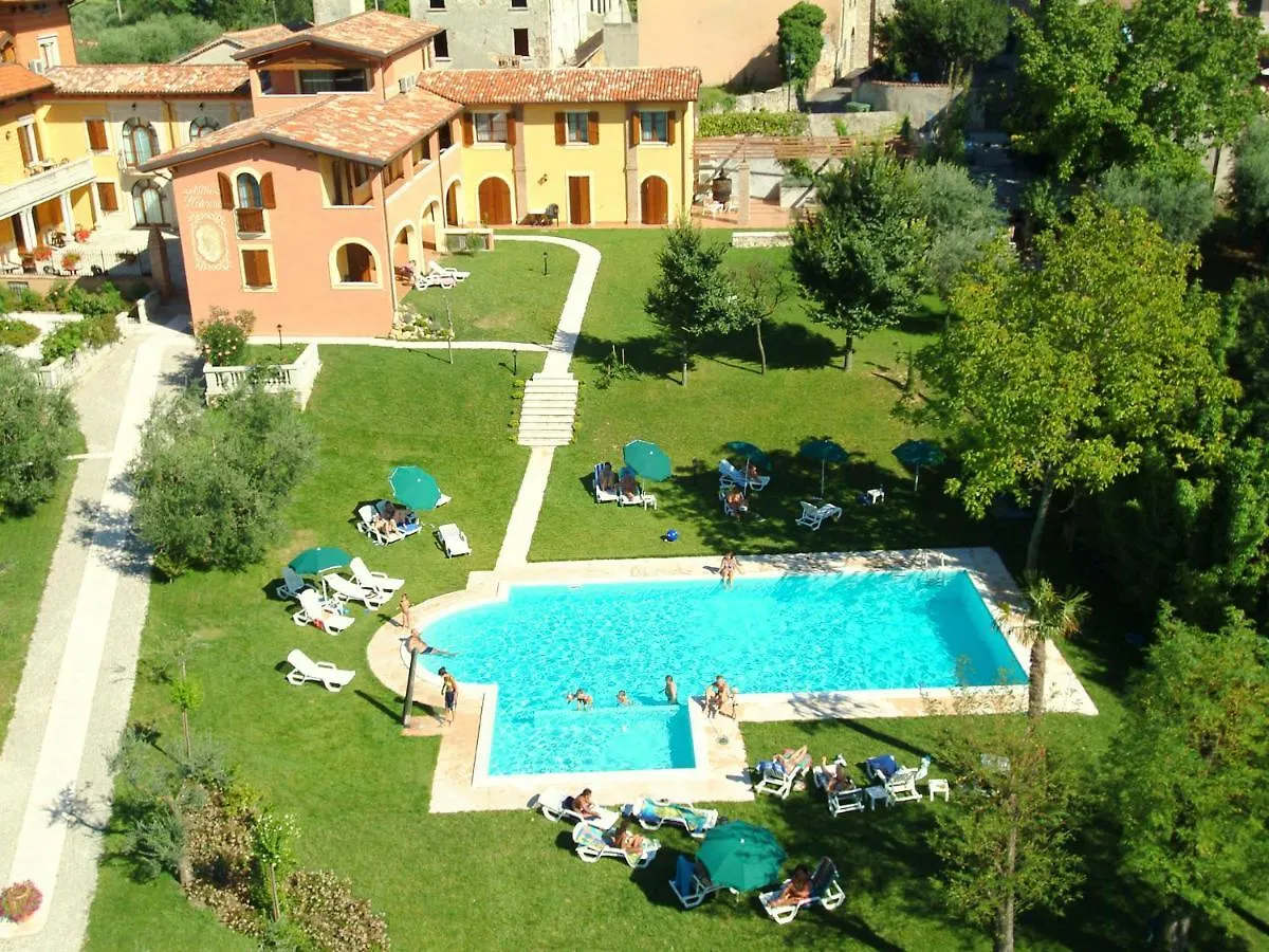 Cozy Holiday Home In Manerba Del Garda With Pool