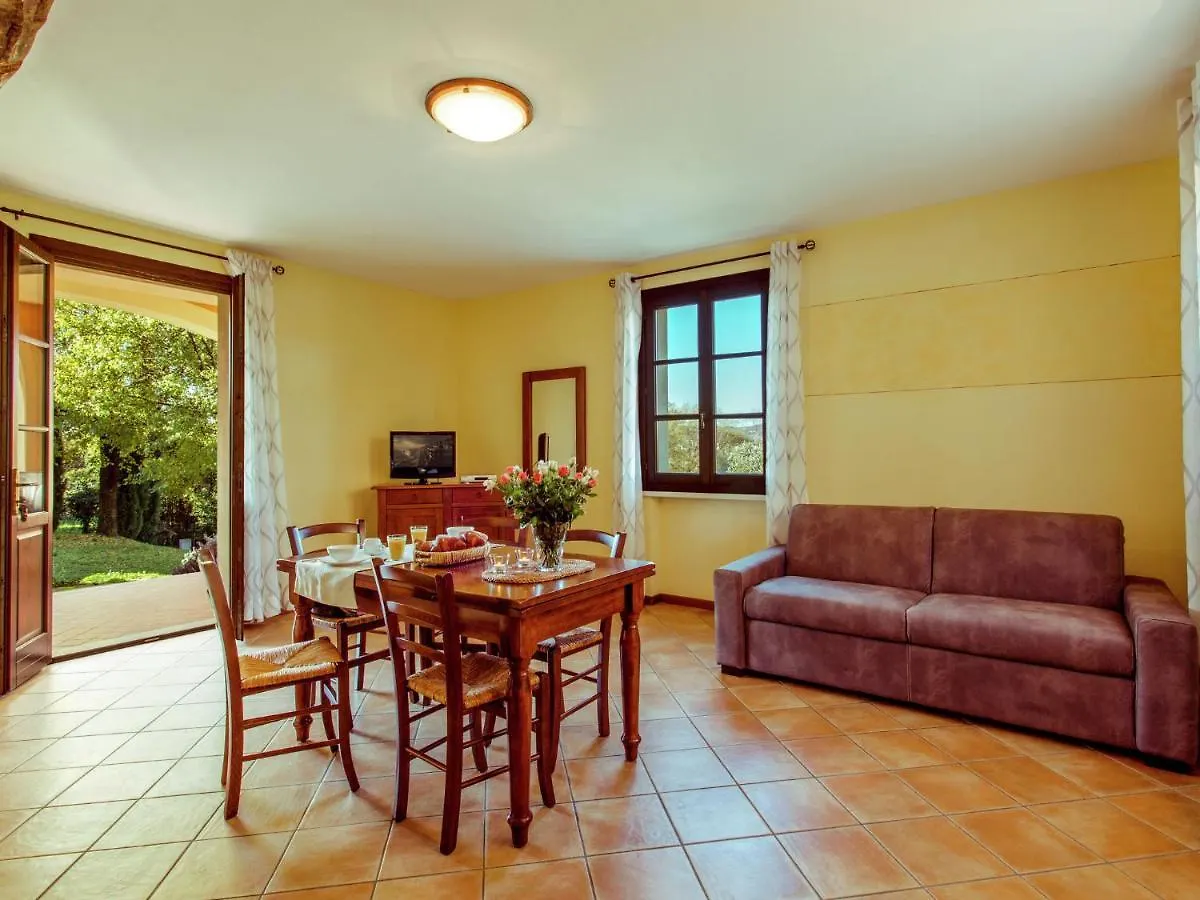 Cozy Holiday Home In Manerba Del Garda With Pool イタリア