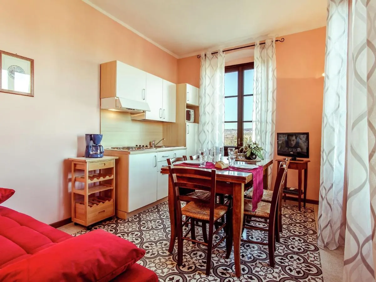 Cozy Holiday Home In Manerba Del Garda With Pool イタリア