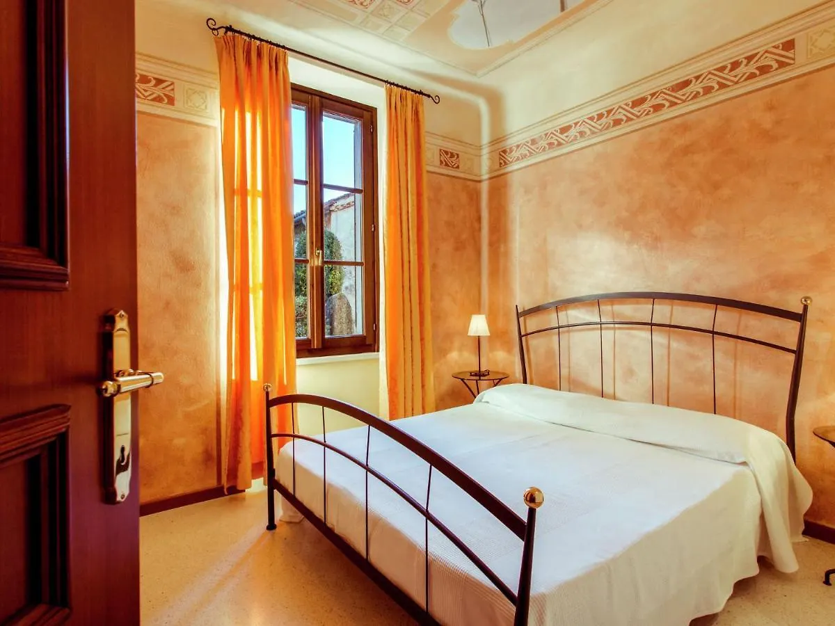 Cozy Holiday Home In Manerba Del Garda With Pool Italien